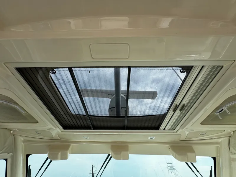 Slide: The Image of Grady-White Express 370 2021 - 28