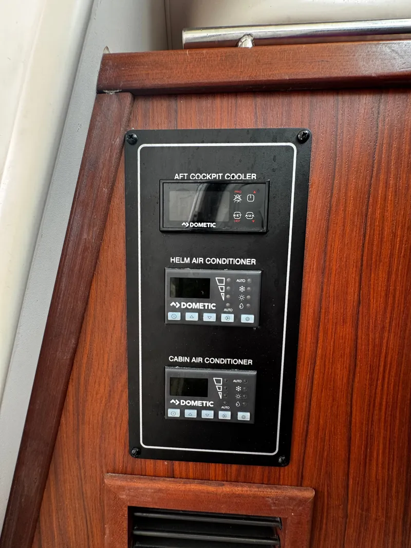 Slide: The Image of Grady-White Express 370 2021 - 43