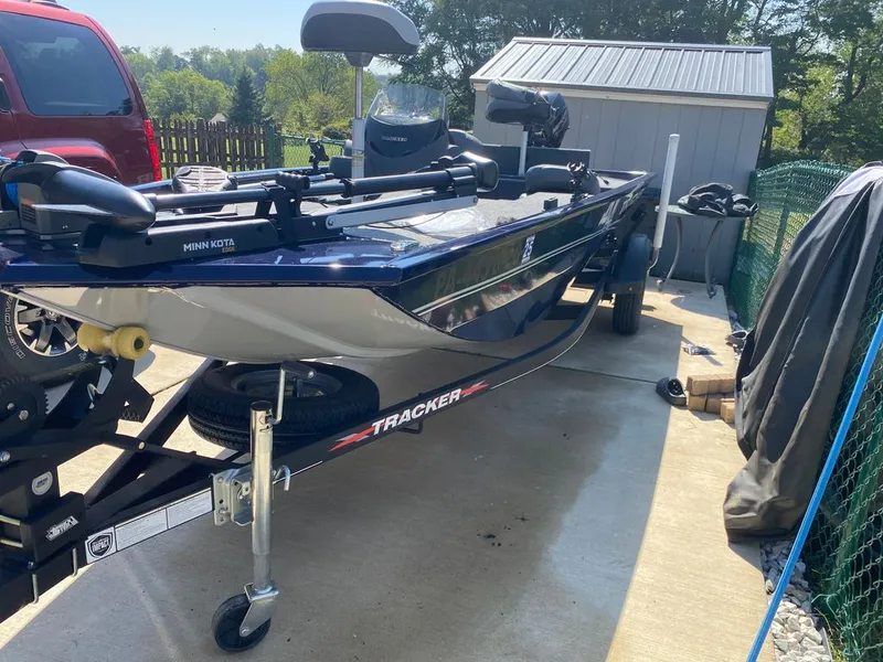 Slide: The Image of Tracker PRO 2022 - 11