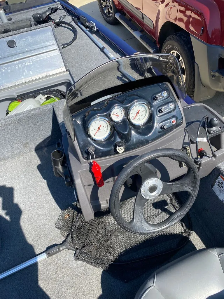 Slide: The Image of Tracker PRO 2022 - 8