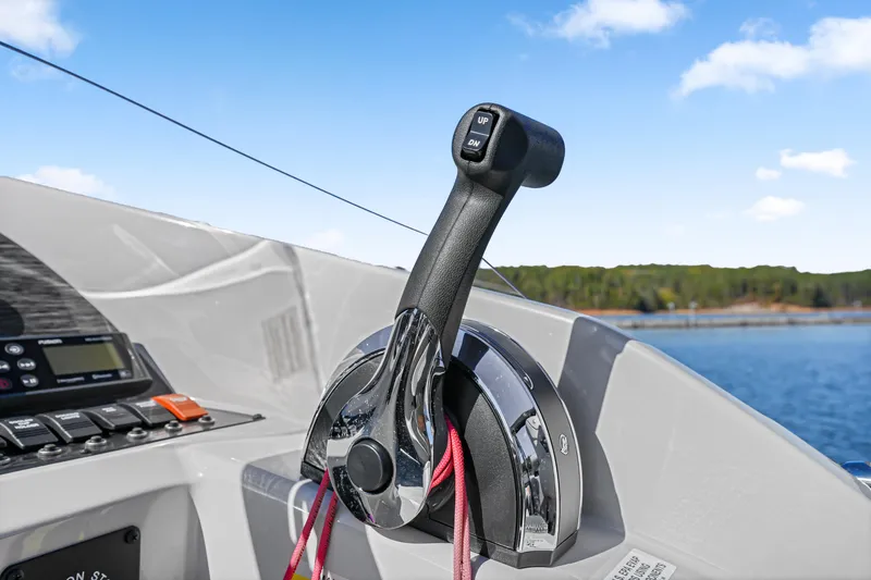 Slide: The Image of Throttle control of 2021 Crest Classic DLX 220 SLRC boat on a sunny day. - 25