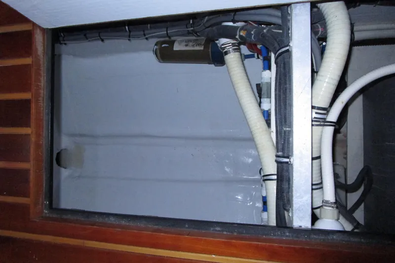 Slide: The Image of Aft salon bilge - 24