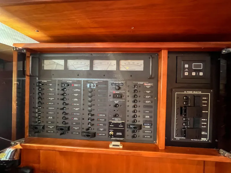 Slide: The Image of Electrical control panel of 2001 Sabre 36 Express boat. - 33