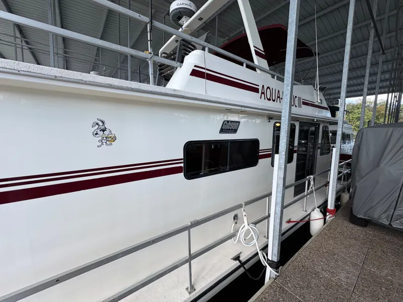 Slide: The Image of Gibson 47 Executive 1998 - 14