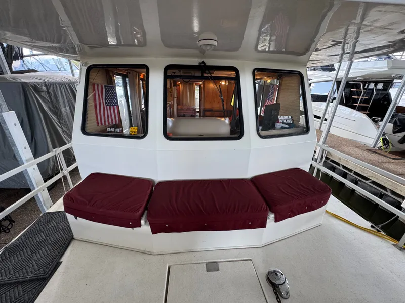 Slide: The Image of Gibson 47 Executive 1998 - 16