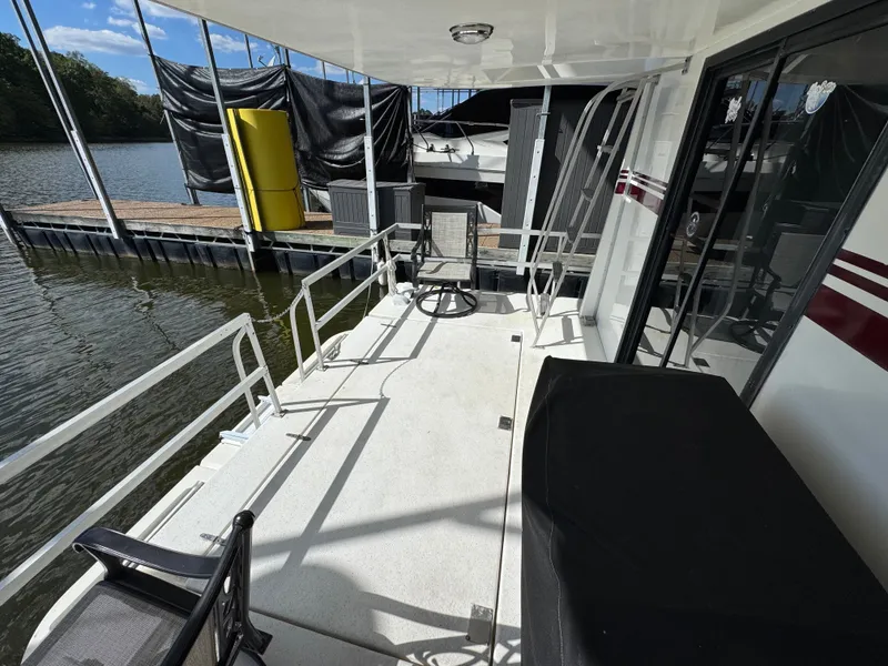 Slide: The Image of Gibson 47 Executive 1998 - 23