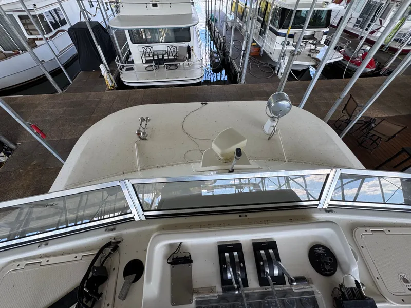 Slide: The Image of Gibson 47 Executive 1998 - 26