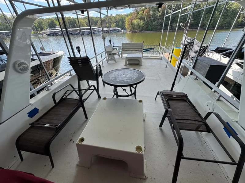 Slide: The Image of Gibson 47 Executive 1998 - 32