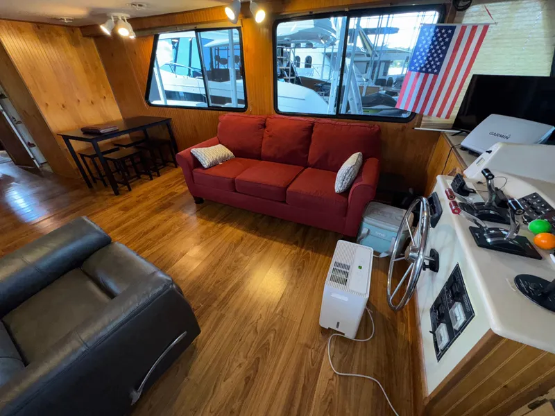 Slide: The Image of Gibson 47 Executive 1998 - 37