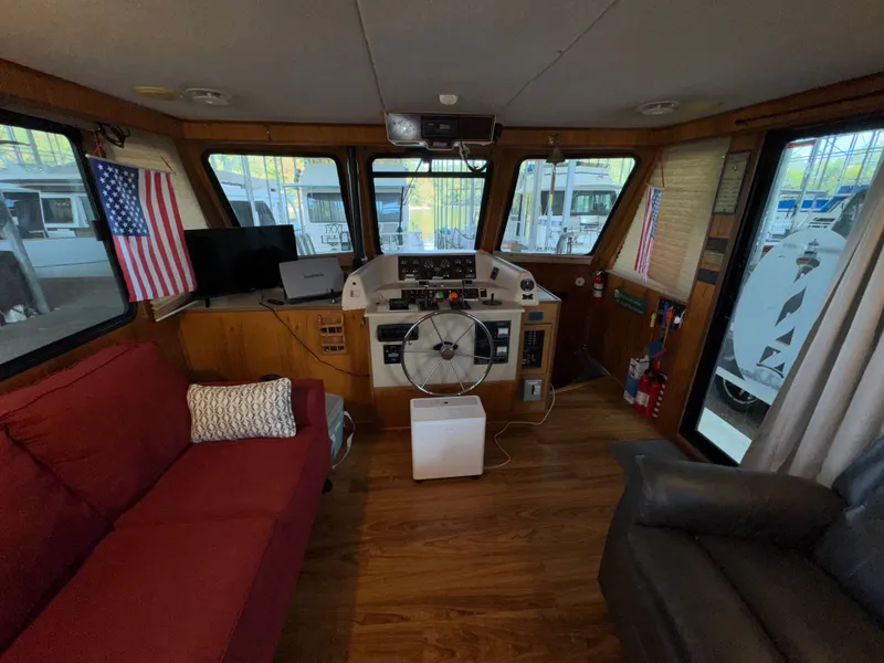 Slide: The Image of Gibson 47 Executive 1998 - 38