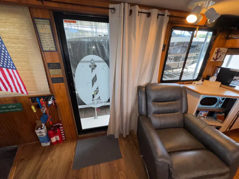 Slide: The Image of Gibson 47 Executive 1998 - 49