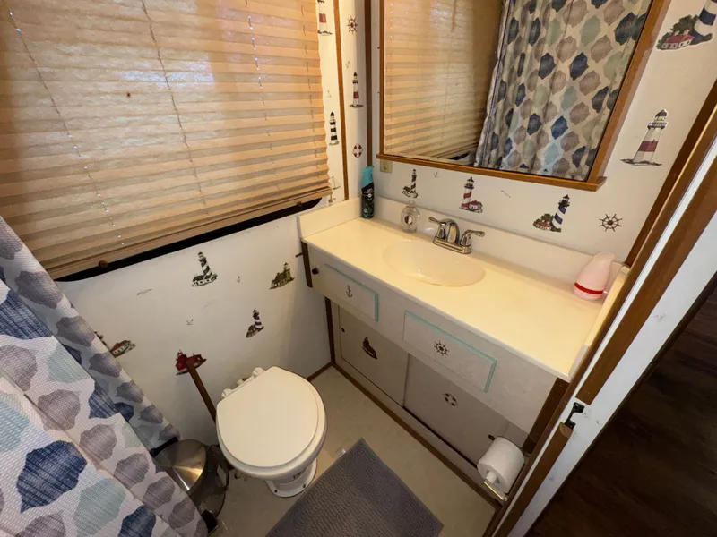 Slide: The Image of Gibson 47 Executive 1998 - 51