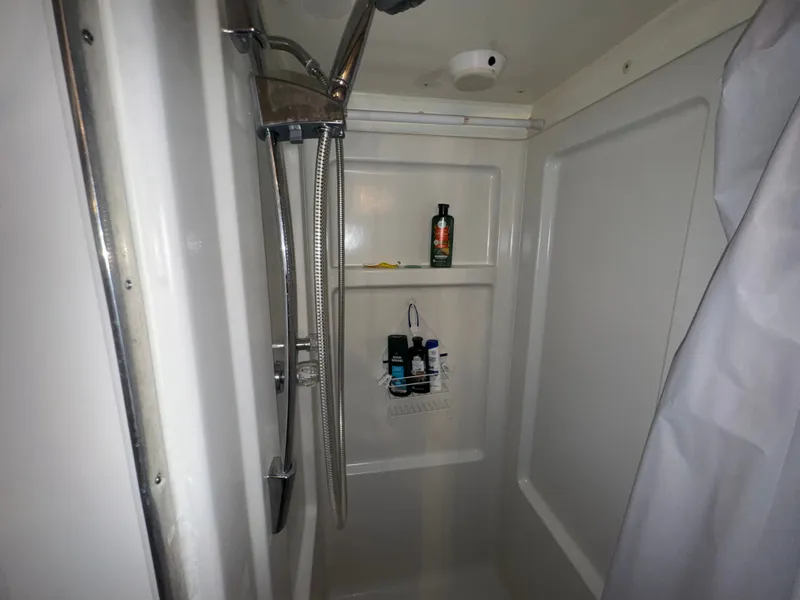 Slide: The Image of Gibson 47 Executive 1998 - 52