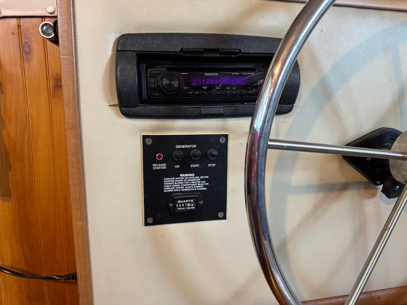 Slide: The Image of Gibson 47 Executive 1998 - 54