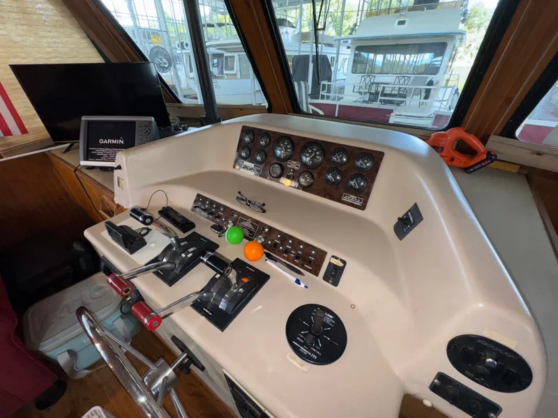 Slide: The Image of Gibson 47 Executive 1998 - 58