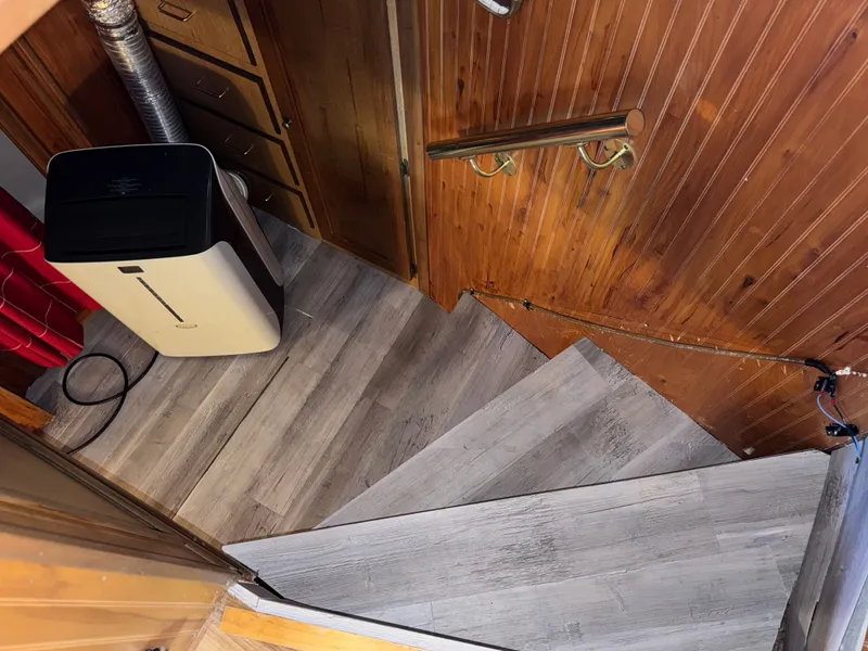 Slide: The Image of Gibson 47 Executive 1998 - 63