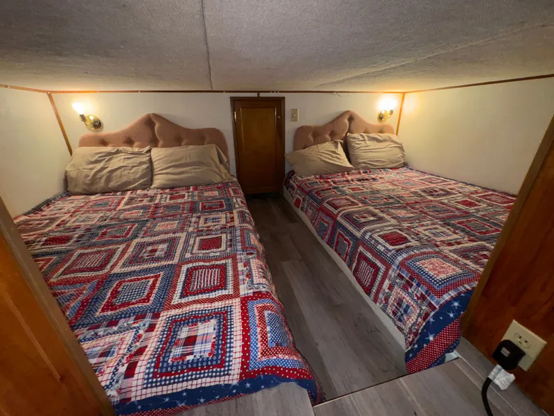 Slide: The Image of Gibson 47 Executive 1998 - 65