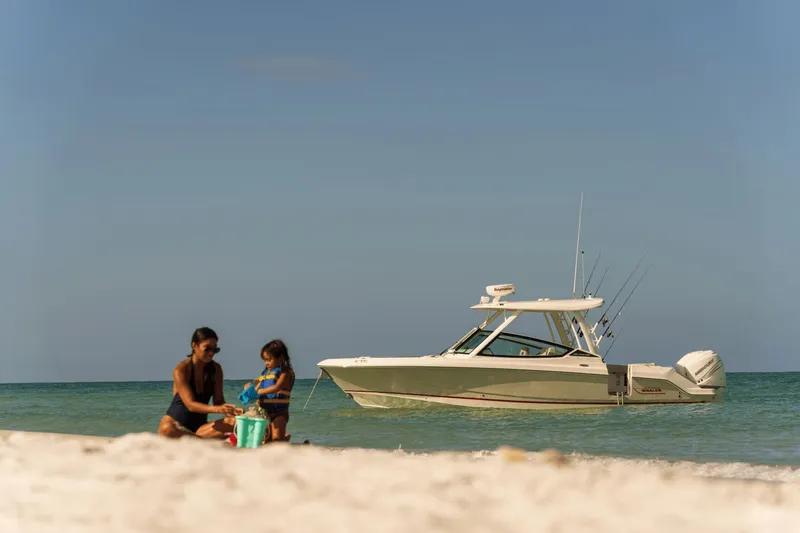 Slide: The Image of Boston Whaler 280 Vantage 2026 - 15