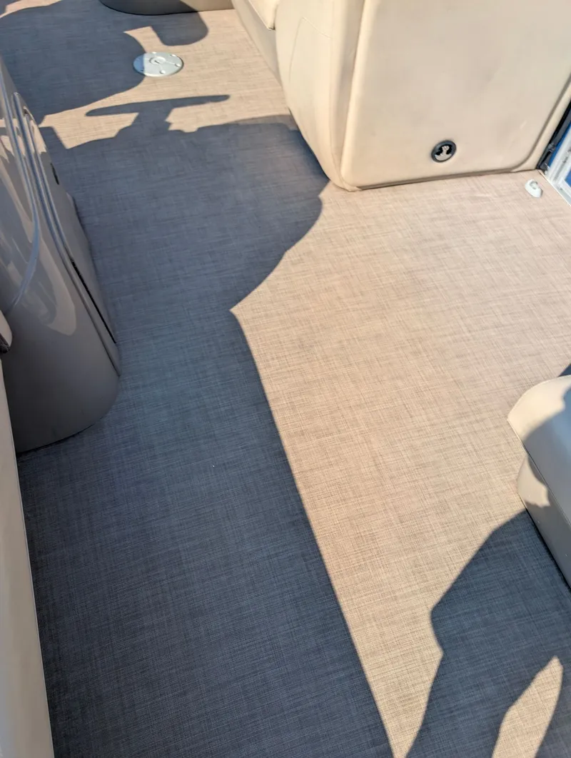 Slide: The Image of Tracker Sport 22DLX Fish 2020 - 3