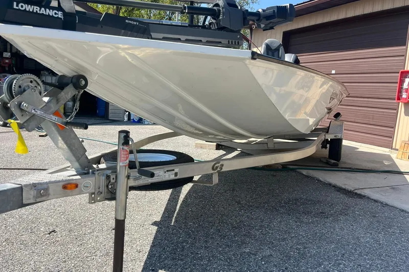 Slide: The Image of 2020 G3 BOATS Sportsman 1810 on trailer, featuring Yamaha Vmax 115 SHO engine. - 5