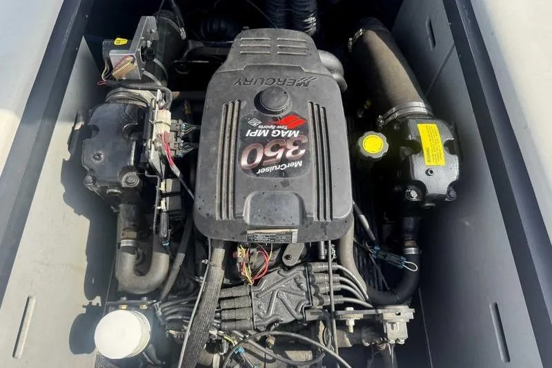 Slide: The Image of 2004 Centurion ELITE V boat engine, MerCruiser 350 MAG MPI, top view. - 3