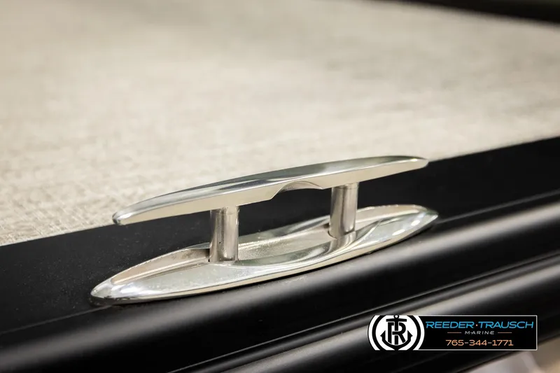 Slide: The Image of Silver cleat on Avalon LSZ EL 2026 boat, Reeder-Trausch Marine logo visible. - 49