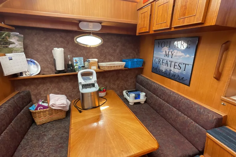 Slide: The Image of Interior of 1989 Jefferson 37 Sundeck with wooden stairs and patterned carpet. - 32