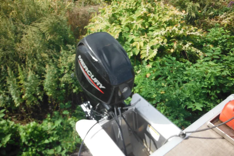 Slide: The Image of Lowrance fish finder on 2024 Sun Tracker Bass Buggy 16 XL Select boat dashboard. - 19