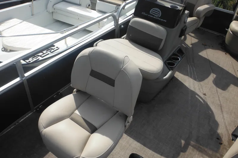 Slide: The Image of 2024 Sun Tracker Bass Buggy 16 XL Select boat seat with Minn Kota trolling motor. - 27