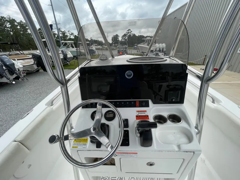 Slide: The Image of Sea Hunt Triton 225 2020 - 15