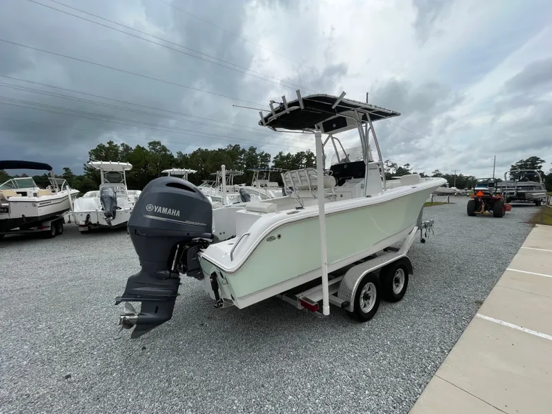 Slide: The Image of Sea Hunt Triton 225 2020 - 3