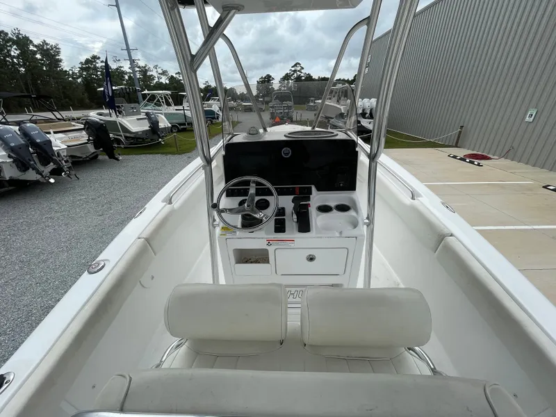 Slide: The Image of Sea Hunt Triton 225 2020 - 9