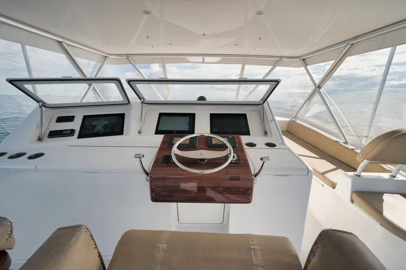 Slide: The Image of 61 Viking The Good Life- Helm - 25