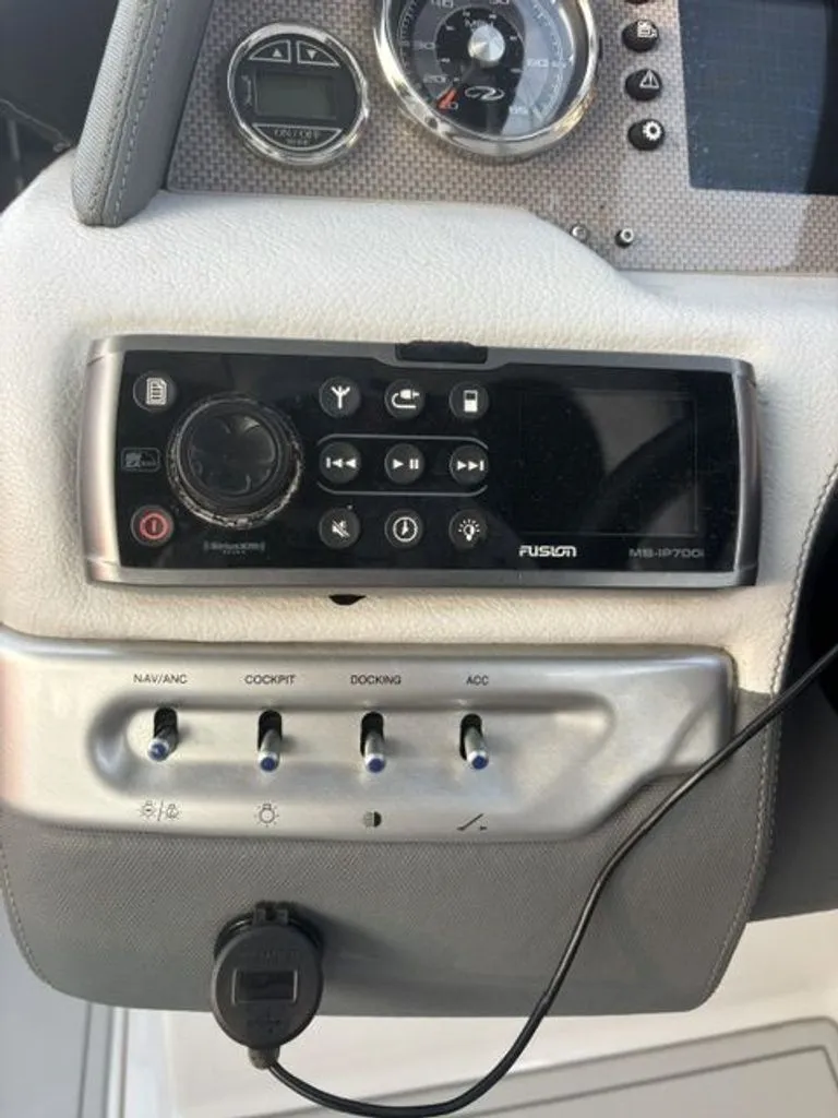 Slide: The Image of Regal 2700 Bow Rider 2013 - 10