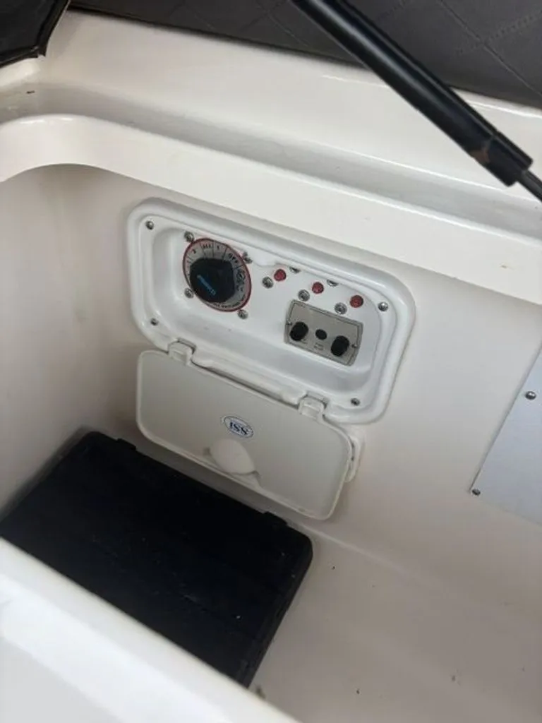 Slide: The Image of Regal 2700 Bow Rider 2013 - 17