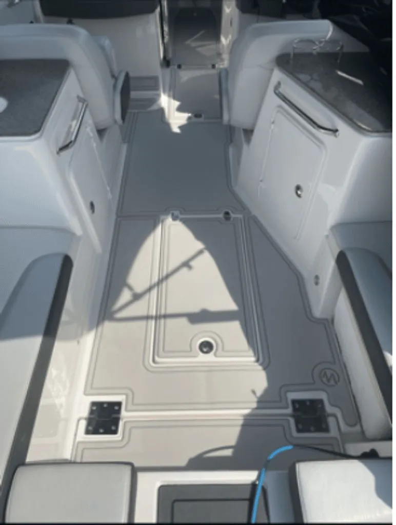 Slide: The Image of Regal 2700 Bow Rider 2013 - 6