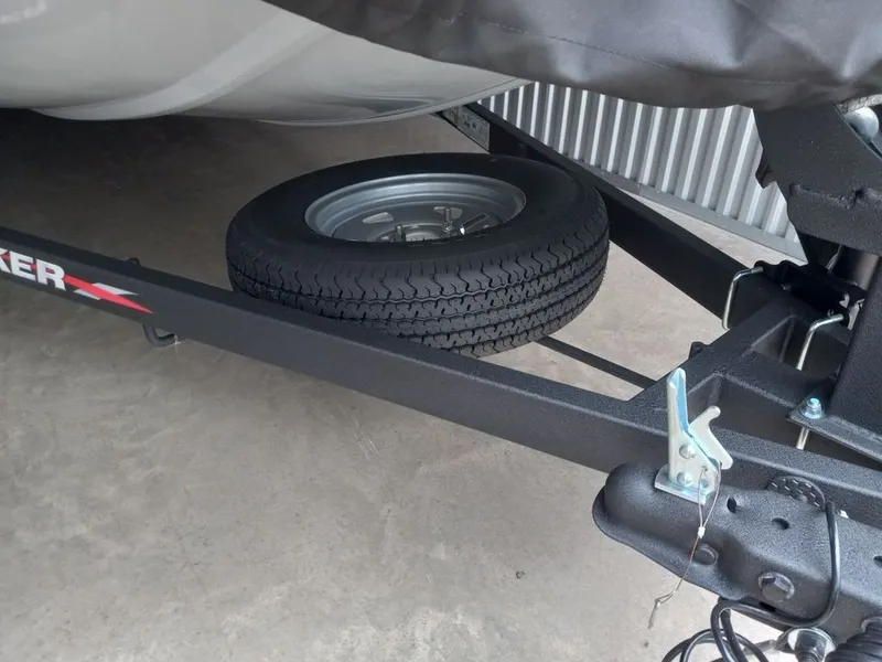 Slide: The Image of Bass Tracker Pro 170 2024 - 10