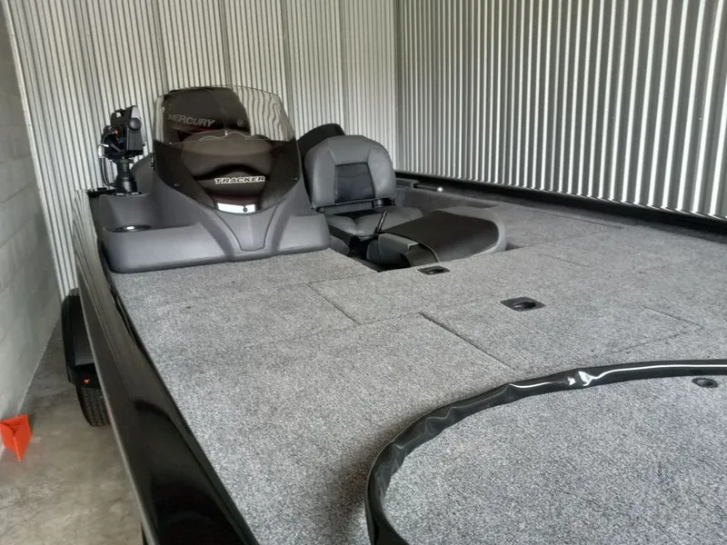 Slide: The Image of Bass Tracker Pro 170 2024 - 2