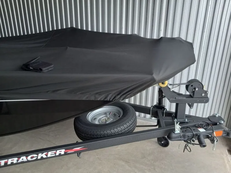 Slide: The Image of Bass Tracker Pro 170 2024 - 3