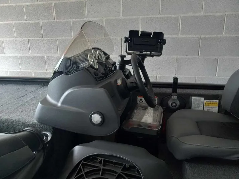 Slide: The Image of Bass Tracker Pro 170 2024 - 4