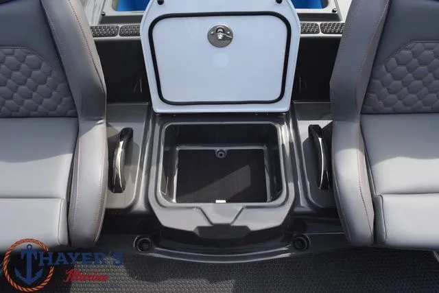 Slide: The Image of Ikon Boats VLX20 2026 - 20