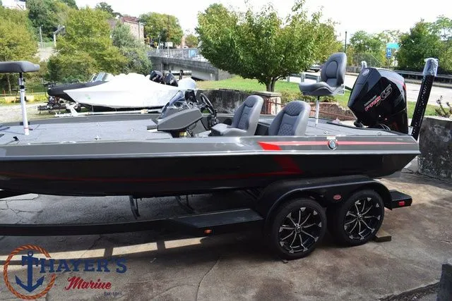 Slide: The Image of Ikon Boats VLX20 2026 - 26