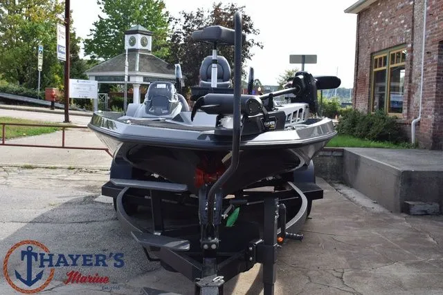 Slide: The Image of Ikon Boats VLX20 2026 - 28