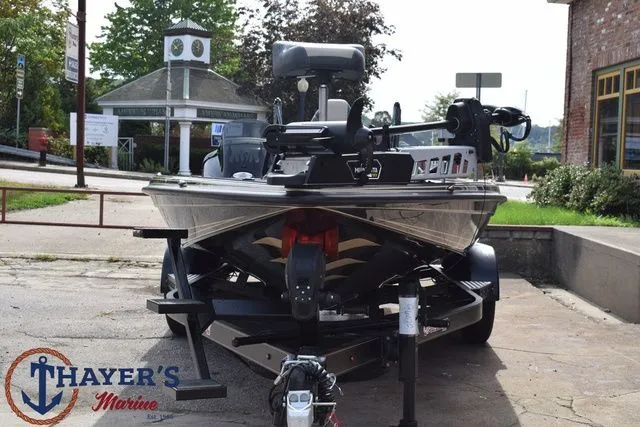 Slide: The Image of Phoenix Bass Boats 721 ZXL 2026 - 39