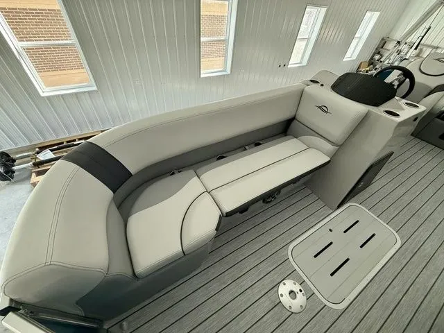 Slide: The Image of SunCatcher Select 322SL 2026 - 15