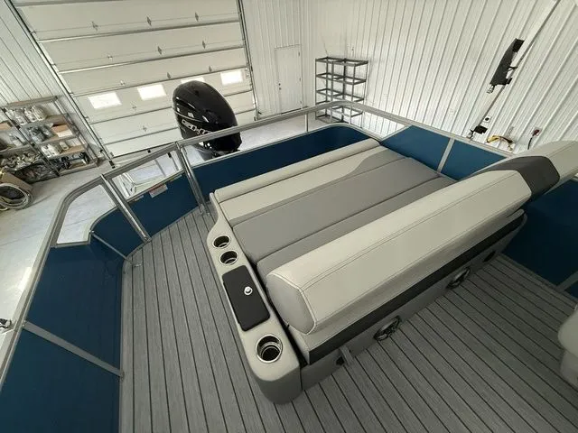 Slide: The Image of SunCatcher Select 322SL 2026 - 27