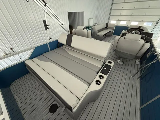 Slide: The Image of SunCatcher Select 322SL 2026 - 28