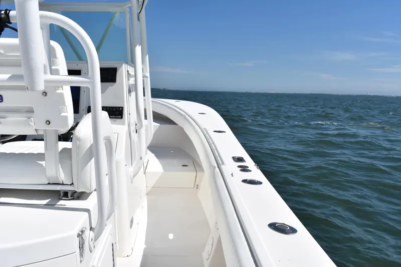 Slide: The Image of Regulator Marine 32 Forward Seating 2008 - 25