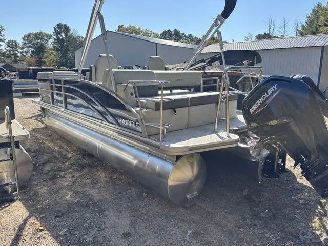 Slide: The Image of Harris Cruiser 210 SLDH 2026 - 4