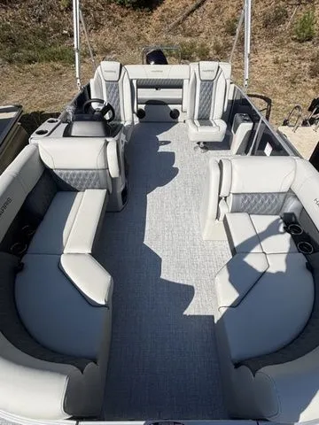 Slide: The Image of Harris Cruiser 210 SLDH 2026 - 7